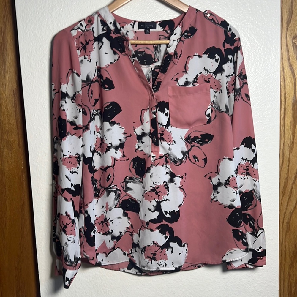 Long sleeve floral pattern blouse